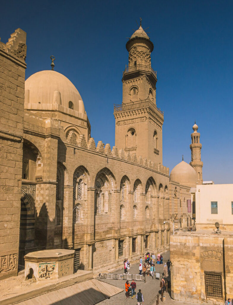 مجمع المنصور قلاوون مسجد ومدرسة وبيمارستان